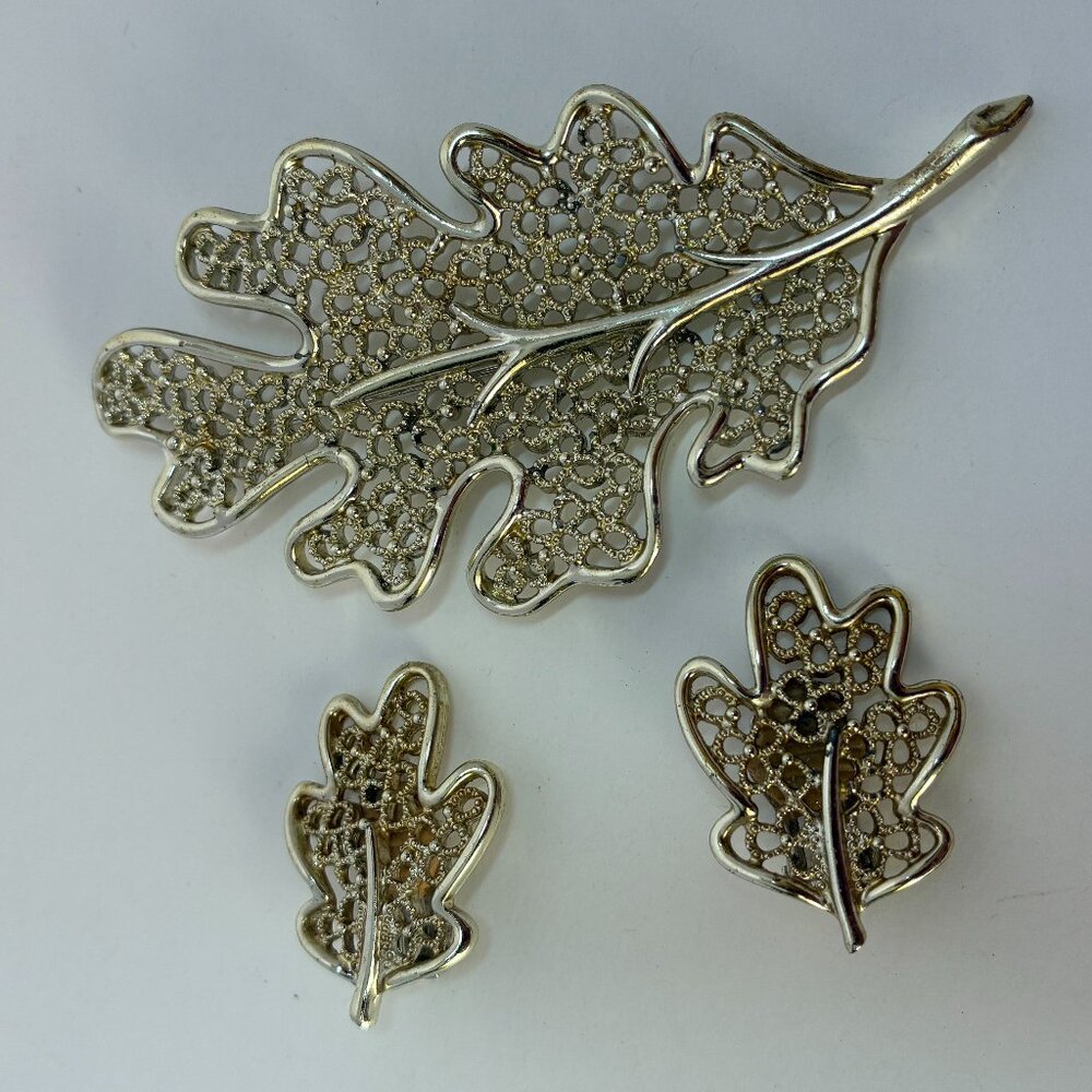 Sarah Coventry Frosted Leaves Brooch & Clip On Earrings